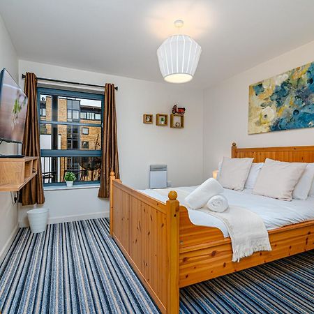 Zenith Hub Apartment Londra Exterior foto