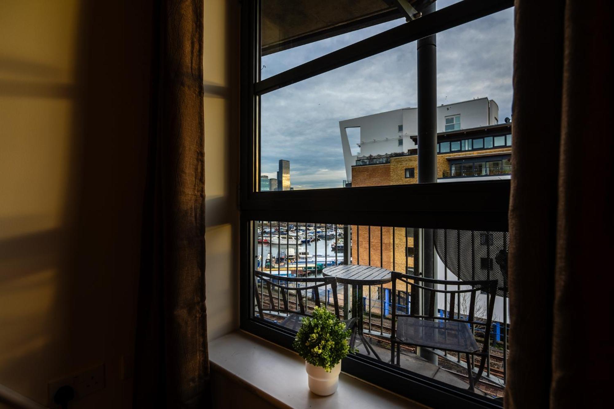 Zenith Hub Apartment Londra Exterior foto