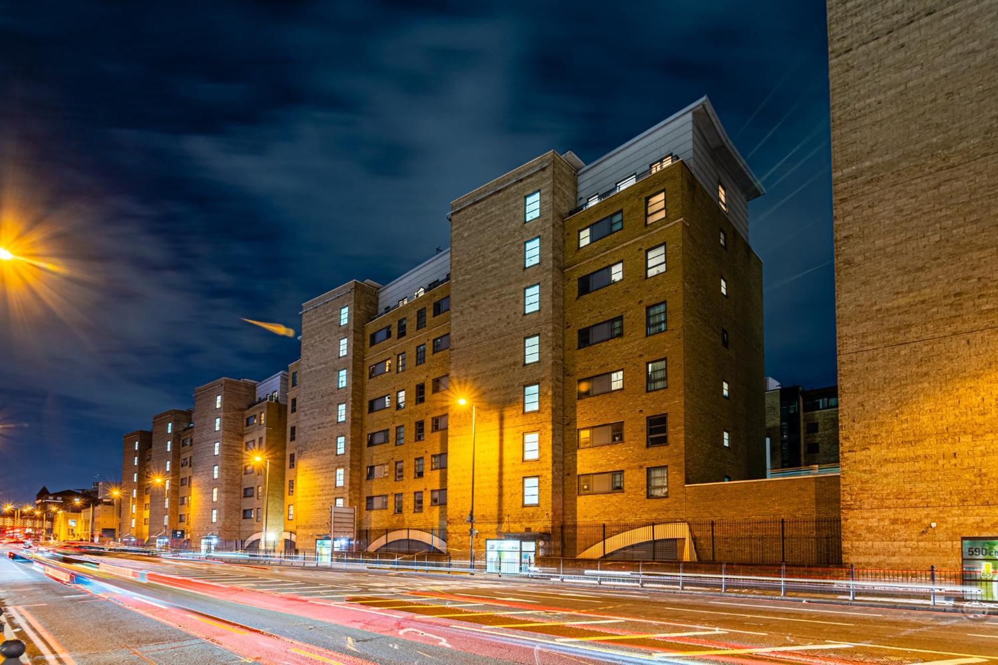 Zenith Hub Apartment Londra Exterior foto