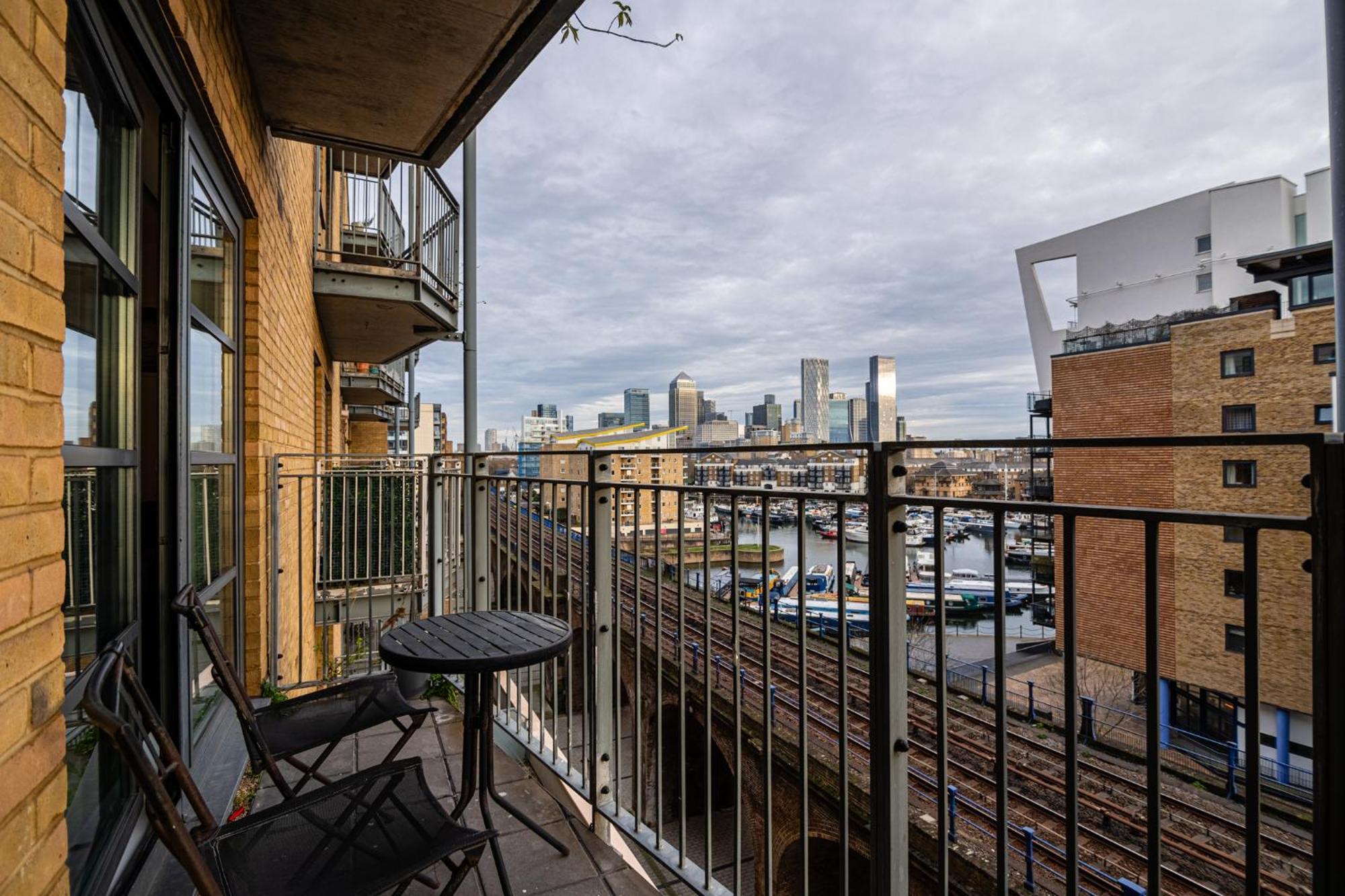 Zenith Hub Apartment Londra Exterior foto