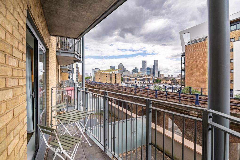 Zenith Hub Apartment Londra Exterior foto