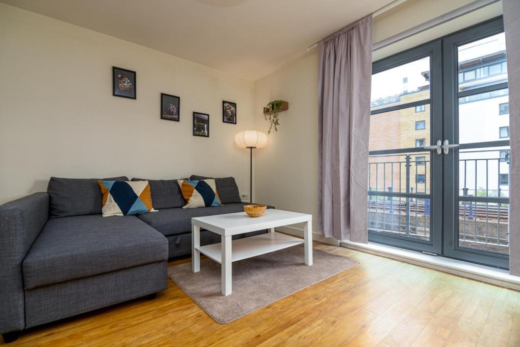 Zenith Hub Apartment Londra Exterior foto