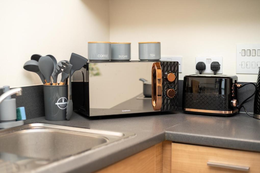 Zenith Hub Apartment Londra Exterior foto