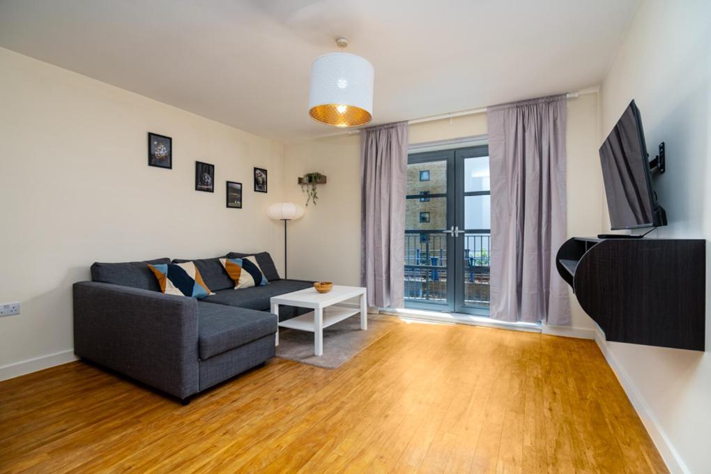 Zenith Hub Apartment Londra Exterior foto