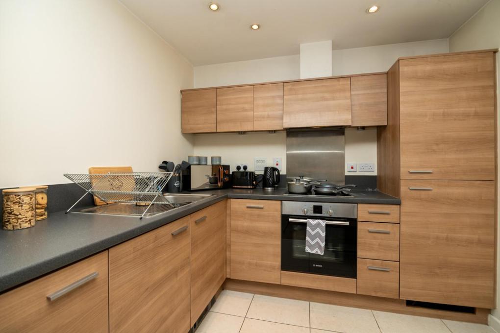 Zenith Hub Apartment Londra Exterior foto
